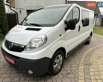 Белый Опель Виваро, объемом двигателя 2 л и пробегом 284 тыс. км за 13500 $, фото 1 на Automoto.ua