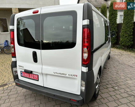 Белый Опель Виваро, объемом двигателя 2 л и пробегом 284 тыс. км за 13500 $, фото 7 на Automoto.ua