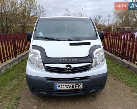 Белый Опель Виваро, объемом двигателя 2 л и пробегом 230 тыс. км за 8500 $, фото 5 на Automoto.ua