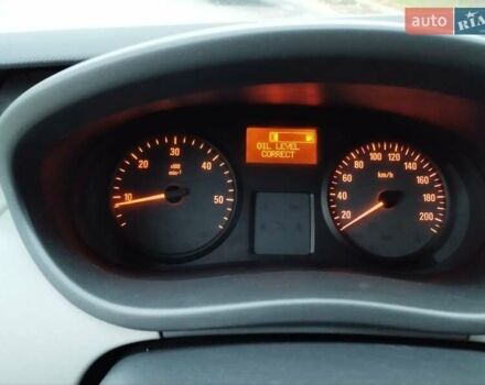 Білий Опель Віваро, об'ємом двигуна 2.5 л та пробігом 355 тис. км за 12000 $, фото 17 на Automoto.ua