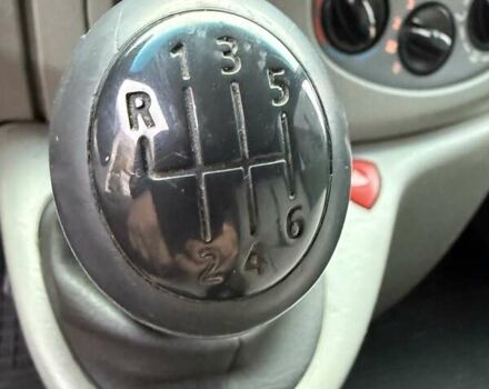 Опель Віваро 2011 у Сумах на Automoto.ua Білий Опель Віваро, об'ємом двигуна 2 л та пробігом 294 тис. км за 10800 $, фото 14 на Automoto.ua