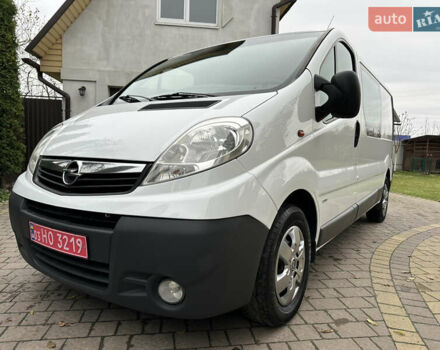 Белый Опель Виваро, объемом двигателя 2 л и пробегом 284 тыс. км за 13500 $, фото 13 на Automoto.ua