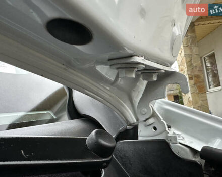 Белый Опель Виваро, объемом двигателя 2 л и пробегом 284 тыс. км за 13500 $, фото 97 на Automoto.ua