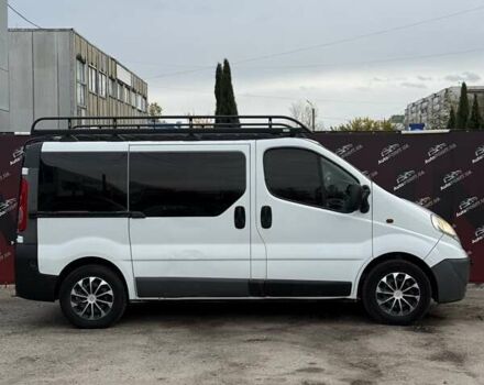 Білий Опель Віваро, об'ємом двигуна 2 л та пробігом 294 тис. км за 10500 $, фото 3 на Automoto.ua