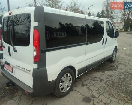 Білий Опель Віваро, об'ємом двигуна 2.5 л та пробігом 197 тис. км за 14600 $, фото 3 на Automoto.ua