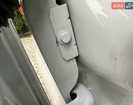 Белый Опель Виваро, объемом двигателя 2 л и пробегом 284 тыс. км за 13500 $, фото 95 на Automoto.ua