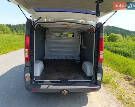 Белый Опель Виваро, объемом двигателя 2 л и пробегом 230 тыс. км за 8300 $, фото 9 на Automoto.ua