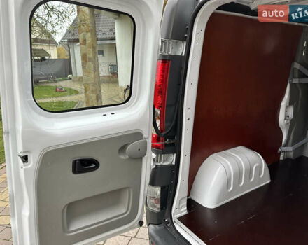 Белый Опель Виваро, объемом двигателя 2 л и пробегом 284 тыс. км за 13500 $, фото 82 на Automoto.ua