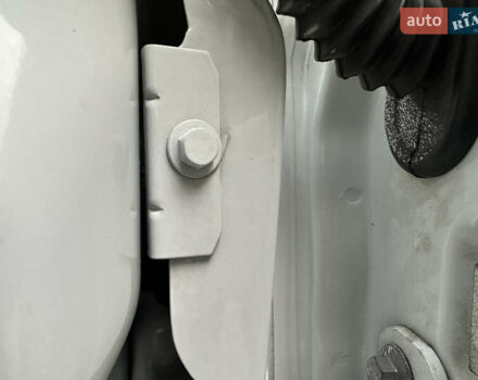 Белый Опель Виваро, объемом двигателя 2 л и пробегом 284 тыс. км за 13500 $, фото 100 на Automoto.ua