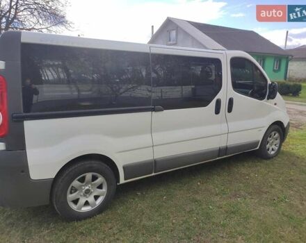 Білий Опель Віваро, об'ємом двигуна 2.5 л та пробігом 194 тис. км за 14600 $, фото 9 на Automoto.ua