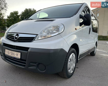Белый Опель Виваро, объемом двигателя 2 л и пробегом 202 тыс. км за 12300 $, фото 21 на Automoto.ua