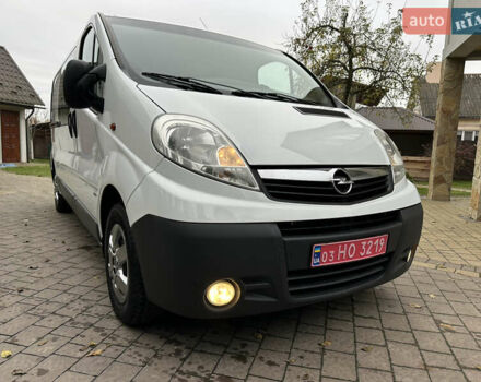 Белый Опель Виваро, объемом двигателя 2 л и пробегом 284 тыс. км за 13500 $, фото 17 на Automoto.ua