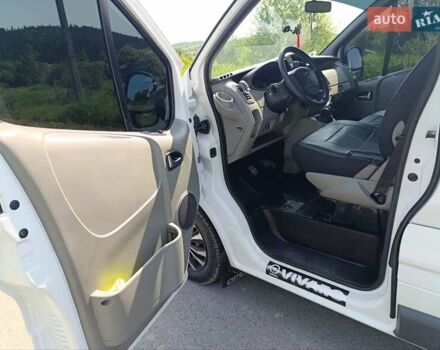 Белый Опель Виваро, объемом двигателя 2 л и пробегом 230 тыс. км за 8300 $, фото 8 на Automoto.ua