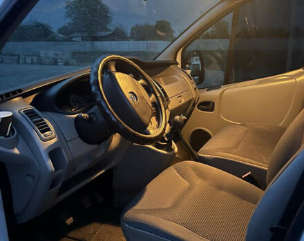 Белый Опель Виваро, объемом двигателя 2 л и пробегом 256 тыс. км за 10500 $, фото 5 на Automoto.ua