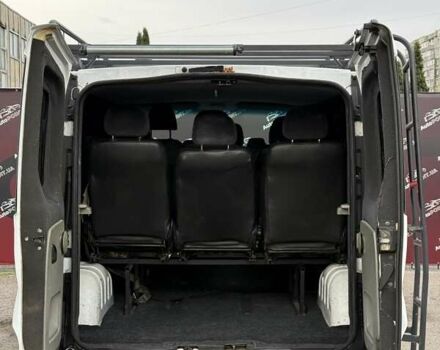 Білий Опель Віваро, об'ємом двигуна 2 л та пробігом 294 тис. км за 10500 $, фото 9 на Automoto.ua