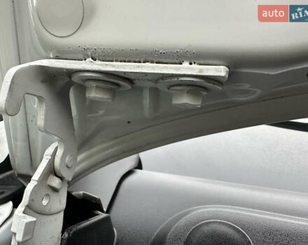 Белый Опель Виваро, объемом двигателя 2 л и пробегом 284 тыс. км за 13500 $, фото 98 на Automoto.ua