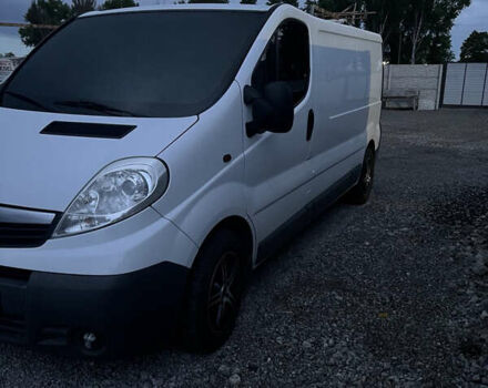 Белый Опель Виваро, объемом двигателя 2 л и пробегом 256 тыс. км за 10500 $, фото 6 на Automoto.ua