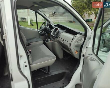 Білий Опель Віваро, об'ємом двигуна 2.5 л та пробігом 194 тис. км за 14600 $, фото 20 на Automoto.ua