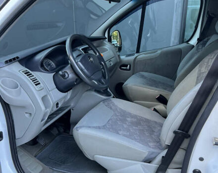 Опель Віваро 2011 у Луцьку на Automoto.ua Білий Опель Віваро, об'ємом двигуна 2 л та пробігом 130 тис. км за 11200 $, фото 8 на Automoto.ua
