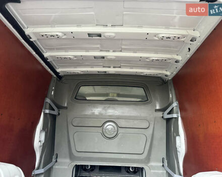 Белый Опель Виваро, объемом двигателя 2 л и пробегом 284 тыс. км за 13500 $, фото 83 на Automoto.ua