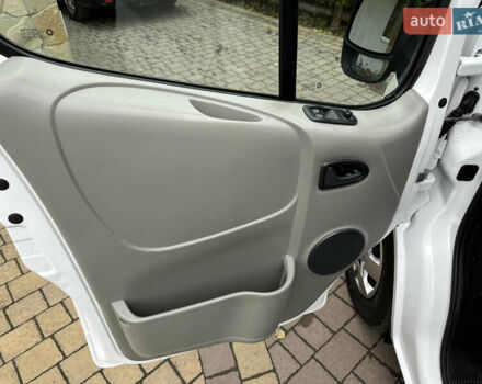 Белый Опель Виваро, объемом двигателя 2 л и пробегом 284 тыс. км за 13500 $, фото 54 на Automoto.ua