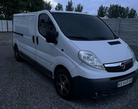 Белый Опель Виваро, объемом двигателя 2 л и пробегом 256 тыс. км за 10500 $, фото 4 на Automoto.ua