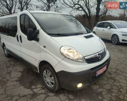 Білий Опель Віваро, об'ємом двигуна 2.5 л та пробігом 197 тис. км за 14600 $, фото 1 на Automoto.ua