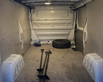 Белый Опель Виваро, объемом двигателя 2 л и пробегом 256 тыс. км за 10500 $, фото 3 на Automoto.ua