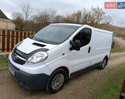 Белый Опель Виваро, объемом двигателя 2 л и пробегом 230 тыс. км за 8500 $, фото 2 на Automoto.ua