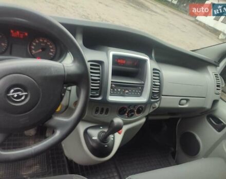 Білий Опель Віваро, об'ємом двигуна 2.5 л та пробігом 197 тис. км за 14600 $, фото 10 на Automoto.ua