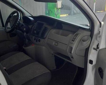 Білий Опель Віваро, об'ємом двигуна 2 л та пробігом 160 тис. км за 12350 $, фото 8 на Automoto.ua