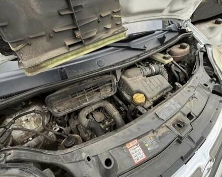 Білий Опель Віваро, об'ємом двигуна 2 л та пробігом 320 тис. км за 10200 $, фото 18 на Automoto.ua
