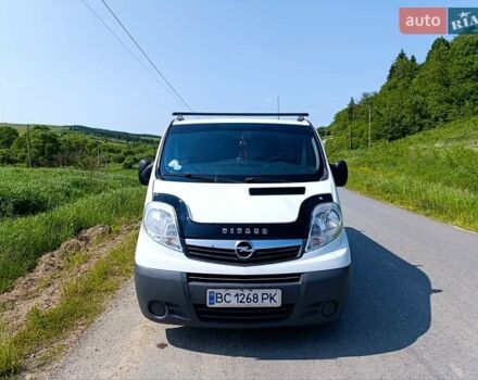 Белый Опель Виваро, объемом двигателя 2 л и пробегом 230 тыс. км за 8300 $, фото 10 на Automoto.ua