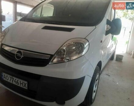 Белый Опель Виваро, объемом двигателя 2 л и пробегом 480 тыс. км за 13774 $, фото 2 на Automoto.ua