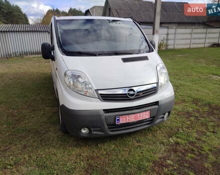 Білий Опель Віваро, об'ємом двигуна 2.5 л та пробігом 194 тис. км за 14600 $, фото 7 на Automoto.ua