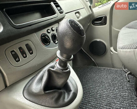 Белый Опель Виваро, объемом двигателя 2 л и пробегом 284 тыс. км за 13500 $, фото 59 на Automoto.ua