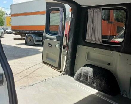 Білий Опель Віваро, об'ємом двигуна 2 л та пробігом 253 тис. км за 10200 $, фото 3 на Automoto.ua