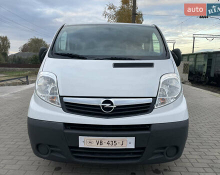 Білий Опель Віваро, об'ємом двигуна 2 л та пробігом 259 тис. км за 14899 $, фото 8 на Automoto.ua