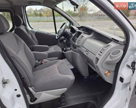 Белый Опель Виваро, объемом двигателя 2 л и пробегом 209 тыс. км за 15300 $, фото 6 на Automoto.ua