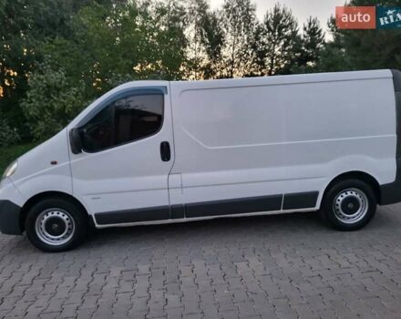 Білий Опель Віваро, об'ємом двигуна 2 л та пробігом 242 тис. км за 9888 $, фото 27 на Automoto.ua