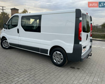 Білий Опель Віваро, об'ємом двигуна 2 л та пробігом 259 тис. км за 14899 $, фото 14 на Automoto.ua