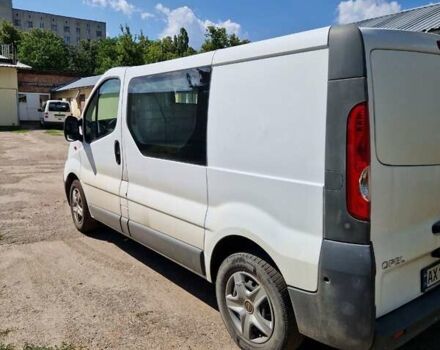 Белый Опель Виваро, объемом двигателя 2 л и пробегом 306 тыс. км за 8000 $, фото 4 на Automoto.ua