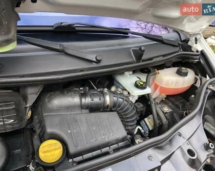 Білий Опель Віваро, об'ємом двигуна 2 л та пробігом 264 тис. км за 14600 $, фото 59 на Automoto.ua