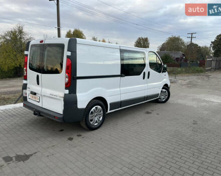 Білий Опель Віваро, об'ємом двигуна 2 л та пробігом 259 тис. км за 14899 $, фото 5 на Automoto.ua