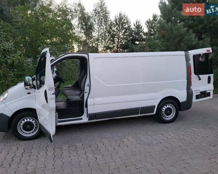 Білий Опель Віваро, об'ємом двигуна 2 л та пробігом 242 тис. км за 9888 $, фото 59 на Automoto.ua