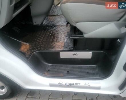 Белый Опель Виваро, объемом двигателя 2 л и пробегом 265 тыс. км за 13300 $, фото 94 на Automoto.ua