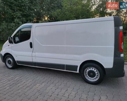 Білий Опель Віваро, об'ємом двигуна 2 л та пробігом 242 тис. км за 9888 $, фото 25 на Automoto.ua