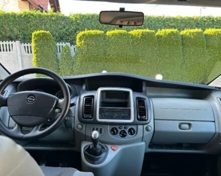 Белый Опель Виваро, объемом двигателя 2 л и пробегом 210 тыс. км за 8500 $, фото 13 на Automoto.ua