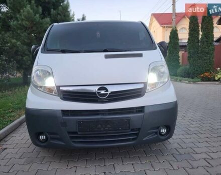 Білий Опель Віваро, об'ємом двигуна 2 л та пробігом 242 тис. км за 9888 $, фото 8 на Automoto.ua
