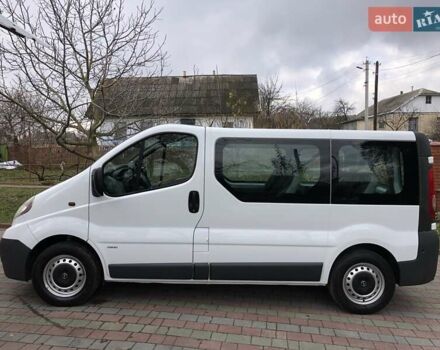 Білий Опель Віваро, об'ємом двигуна 2 л та пробігом 264 тис. км за 14600 $, фото 21 на Automoto.ua
